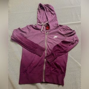Nike Women's Hoodie: Active Elegance, Superior Comfort, Timeless Athletic Style!